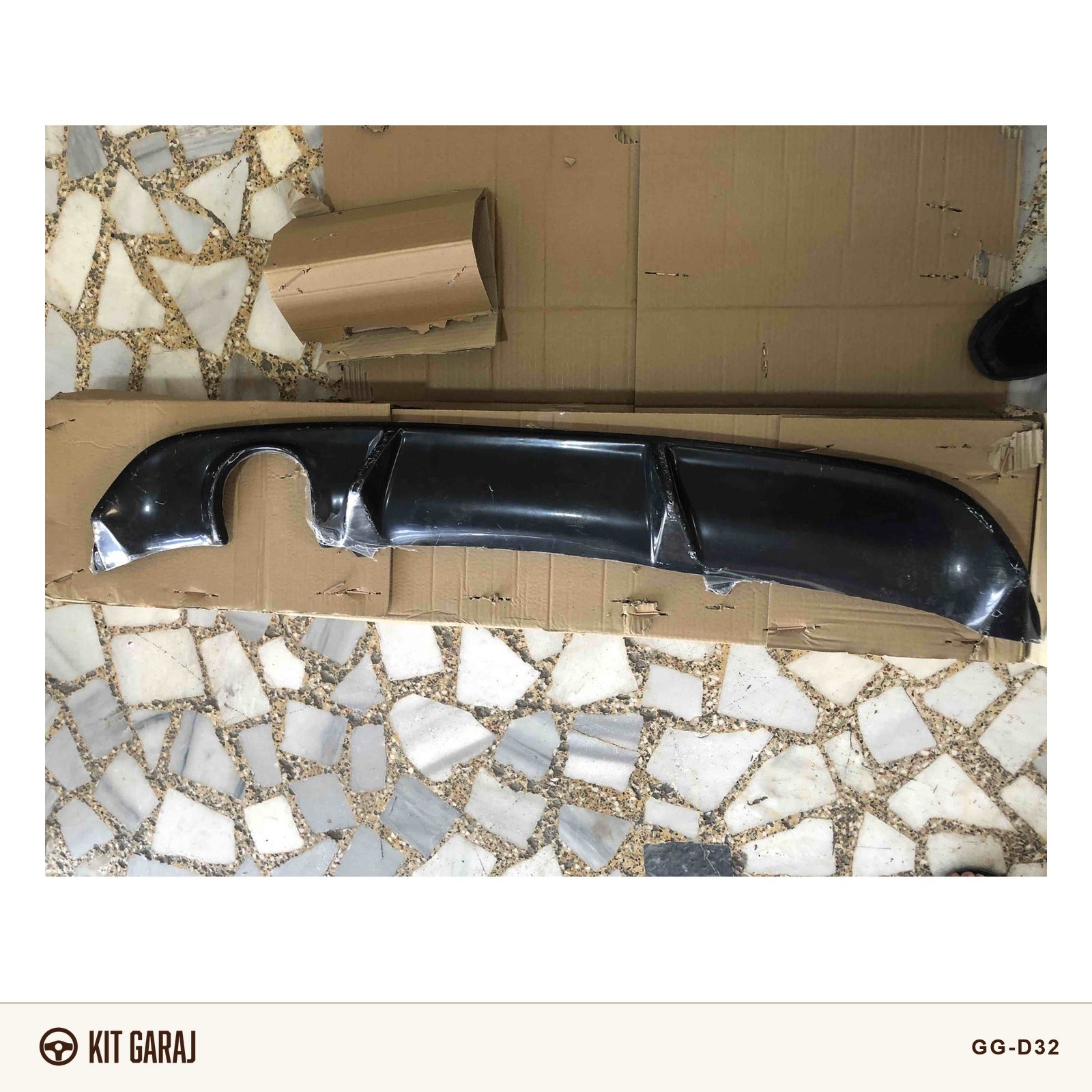 Opel Corsa D Egzoz Çıkışlı Piano Black Difüzör (Plastik) Boyalı