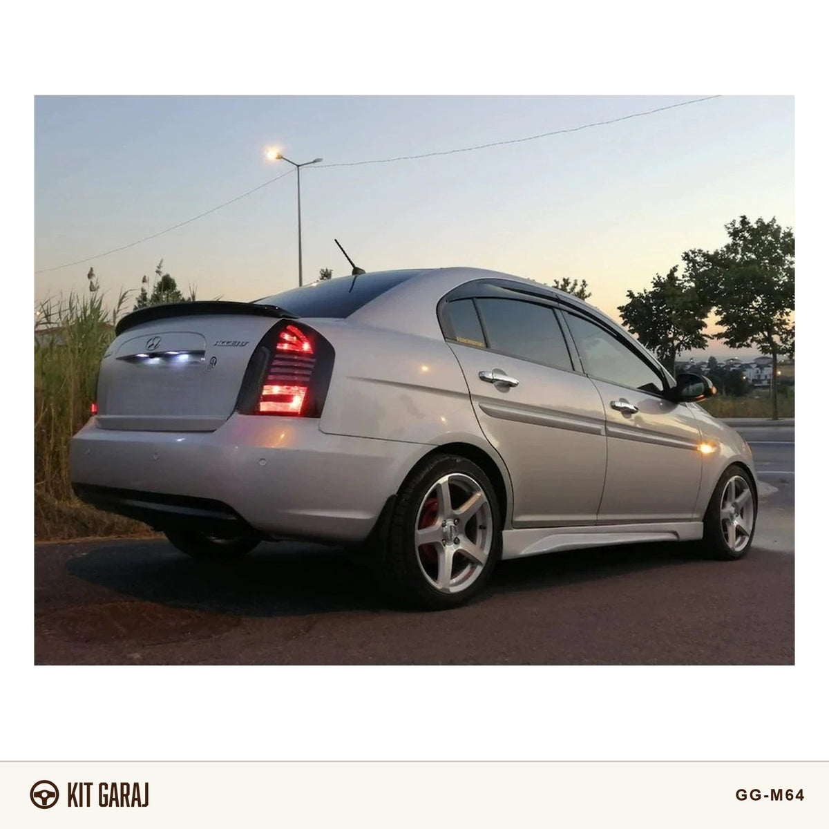 Hyundai Accent Yan Marşpiyel (Plastik) Boyasız
