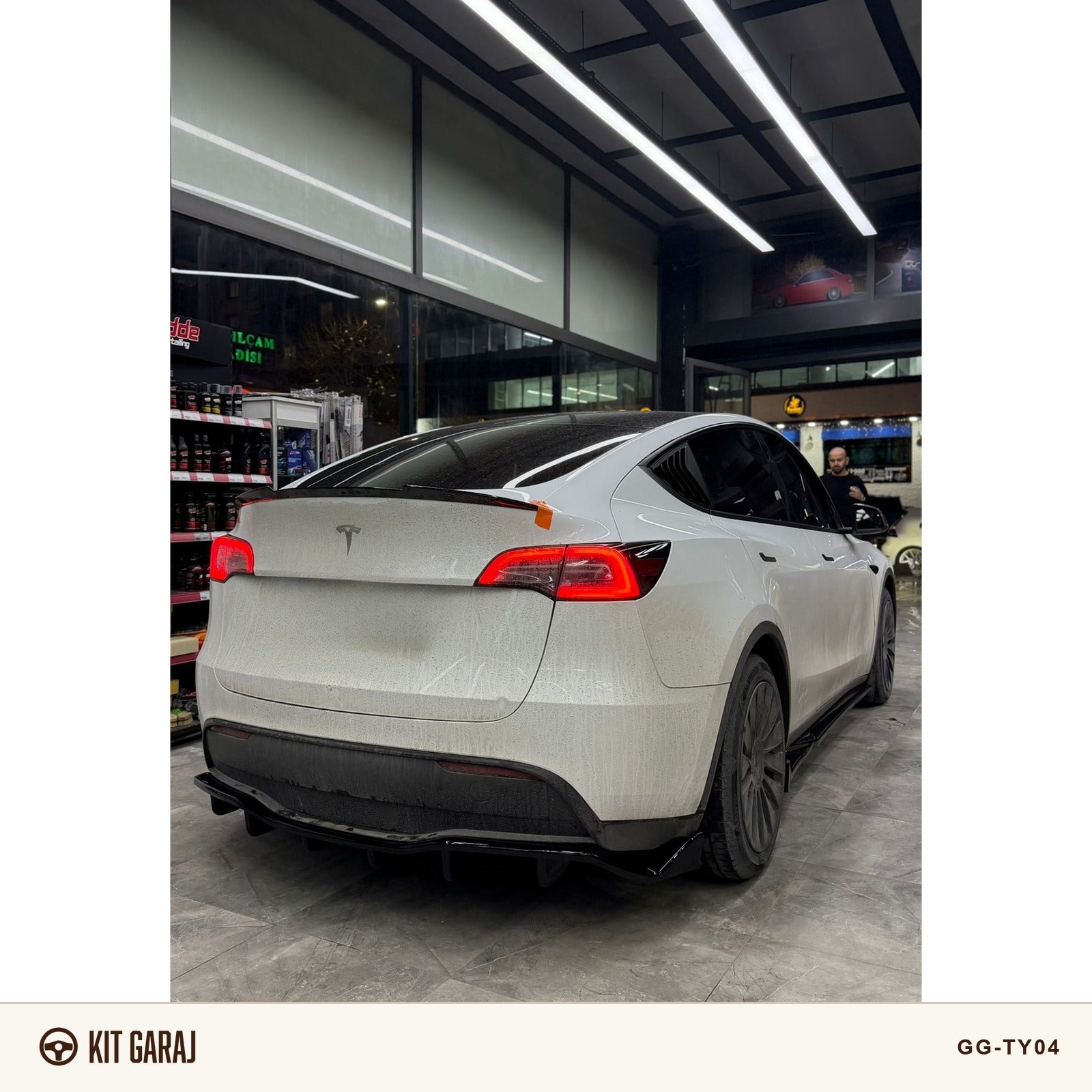 Tesla Model Y Spoiler (Plastik) (Parlak Siyah Boyalı)