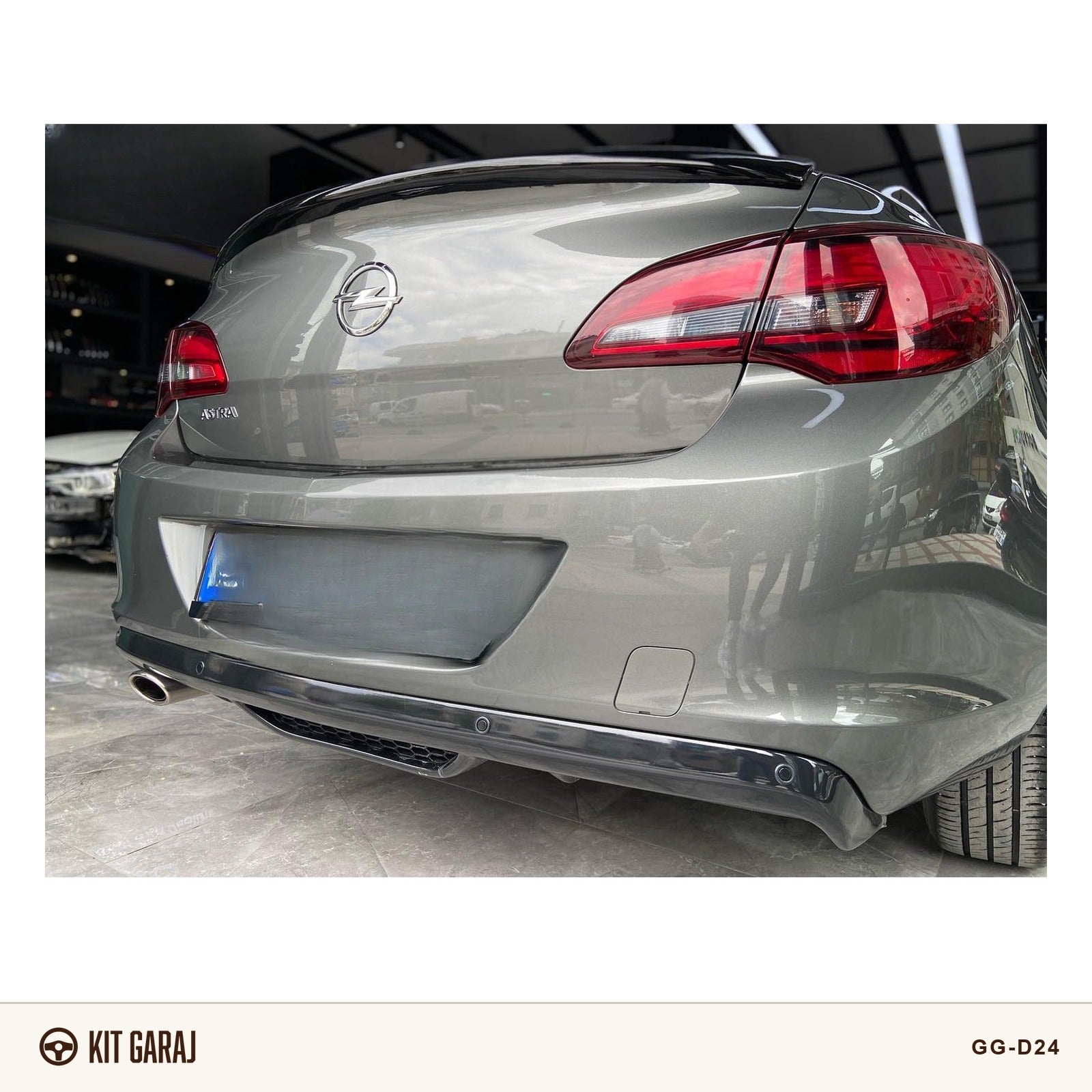 Opel Astra J Sedan 2011-2018 Parlak Siyah Difüzör (Plastik) Boyalı
