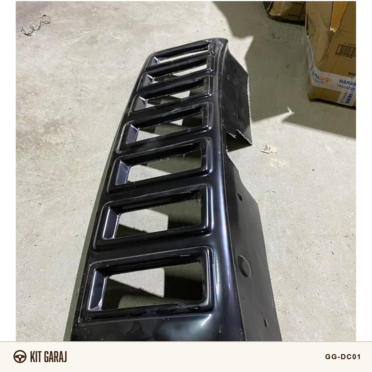 Dacia Duster 2009-2017 Piano Black Sis Çerçevesi (Plastik) Boyalı
