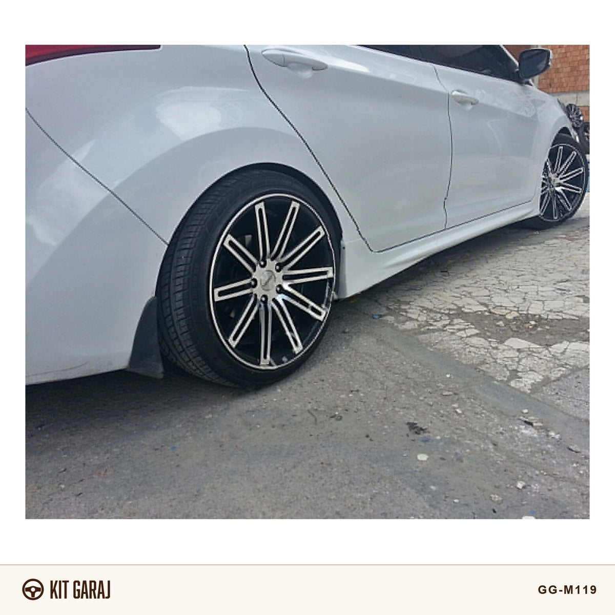 Hyundai Elantra 2011-2015 Marşpiyel (Plastik) Boyasız