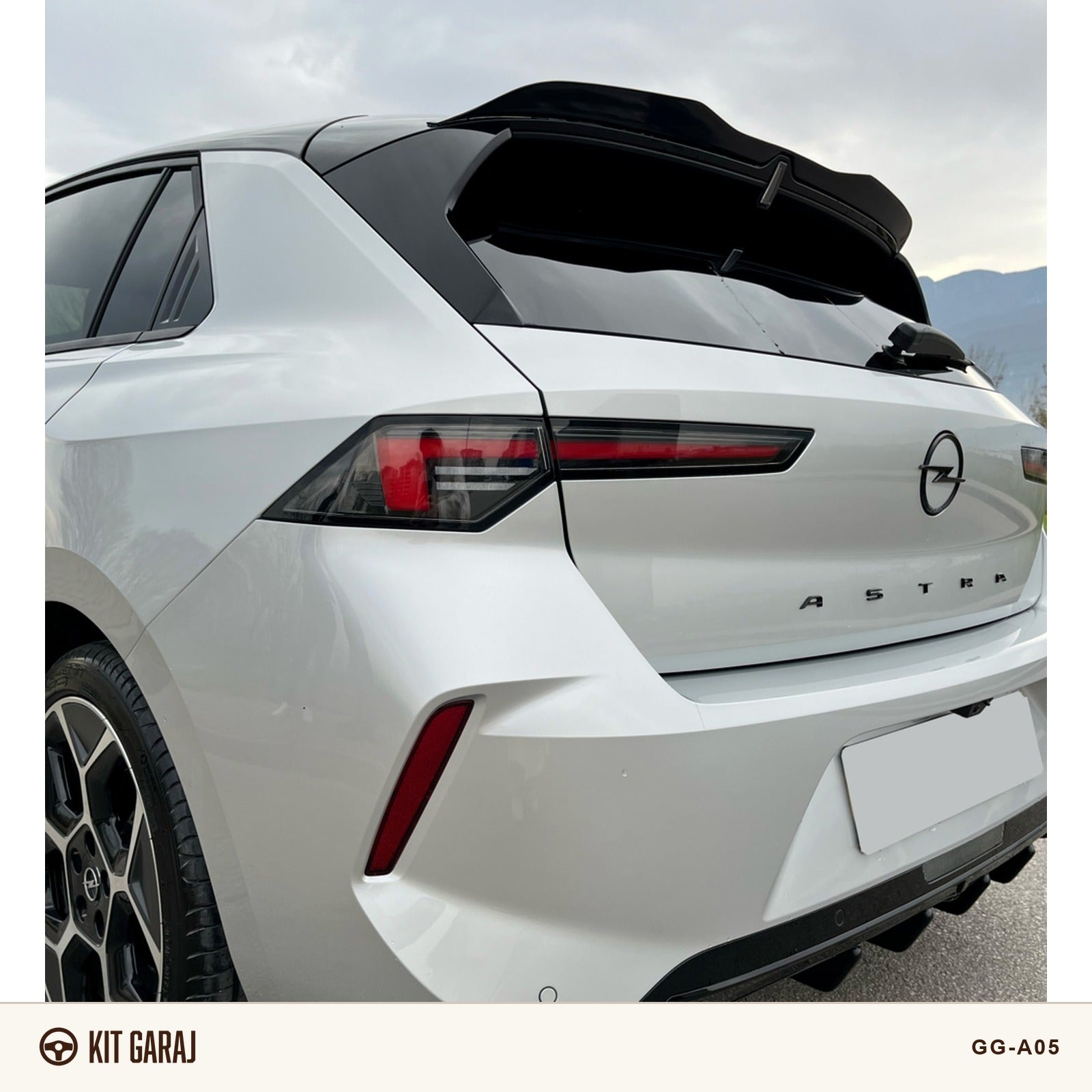 Opel Astra L 2022+ Piano Black Spoiler (Plastik) Boyalı