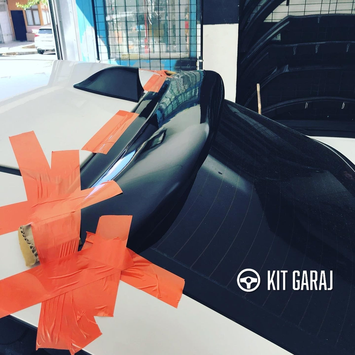 Fiat Linea Uyumlu Cam Üstü Spoiler (Plastik)