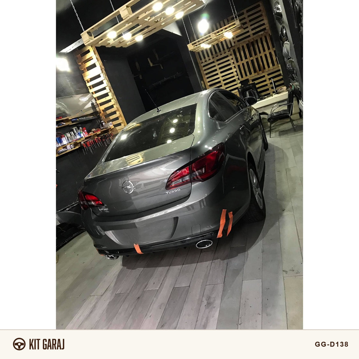 Opel Astra J Sedan 2009-2015 Egzoz Görünümlü Piano Black Difüzör (Plastik) Boyalı