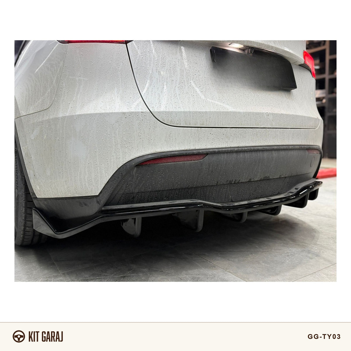 Tesla Model Y Difüzör (Plastik) (Parlak Siyah Boyalı)
