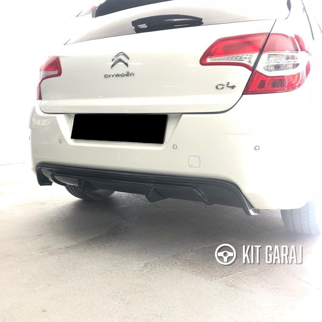 Citroën C4 2011-2017 Uyumlu Parlak Siyah Plastik Difüzör