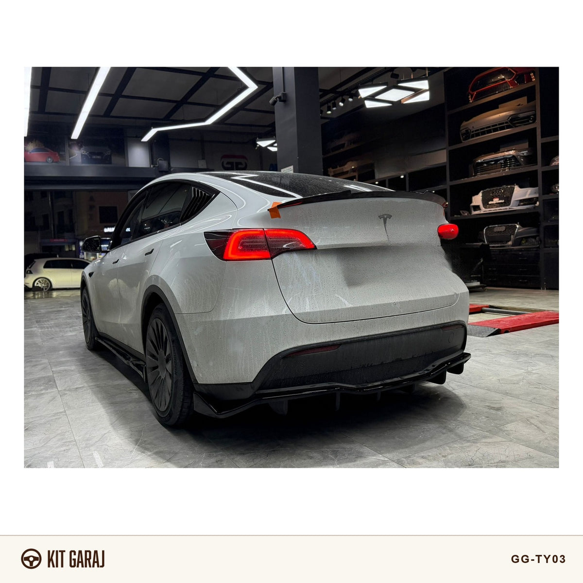 Tesla Model Y Difüzör (Plastik) (Parlak Siyah Boyalı)