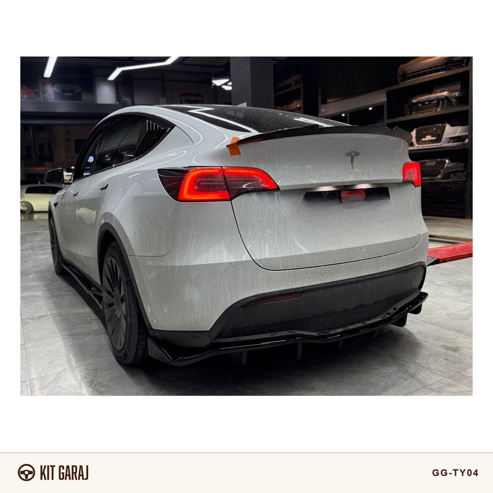 Tesla Model Y Spoiler (Plastik) (Parlak Siyah Boyalı)