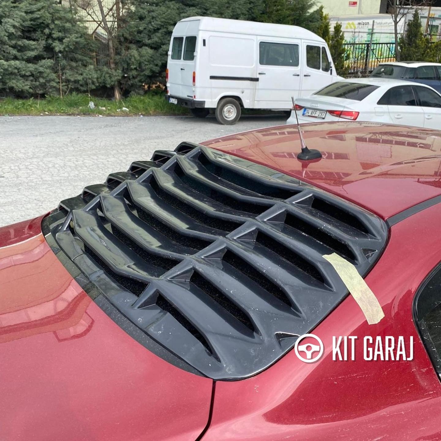 Fiat Egea Sedan 2015-2025 Uyumlu Parlak Siyah Plastik Arka Cam Vizörü