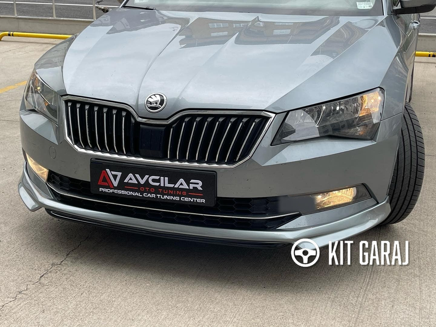 Skoda Superb 2018+ Ön Ek (Plastik)