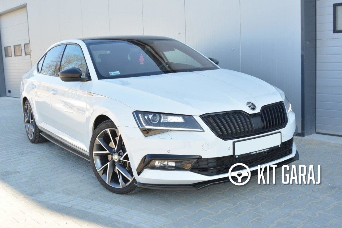 Skoda Superb 2015-2018 Makyajsız B8 Parlak Siyah Ön Lip (Plastik) Boyalı