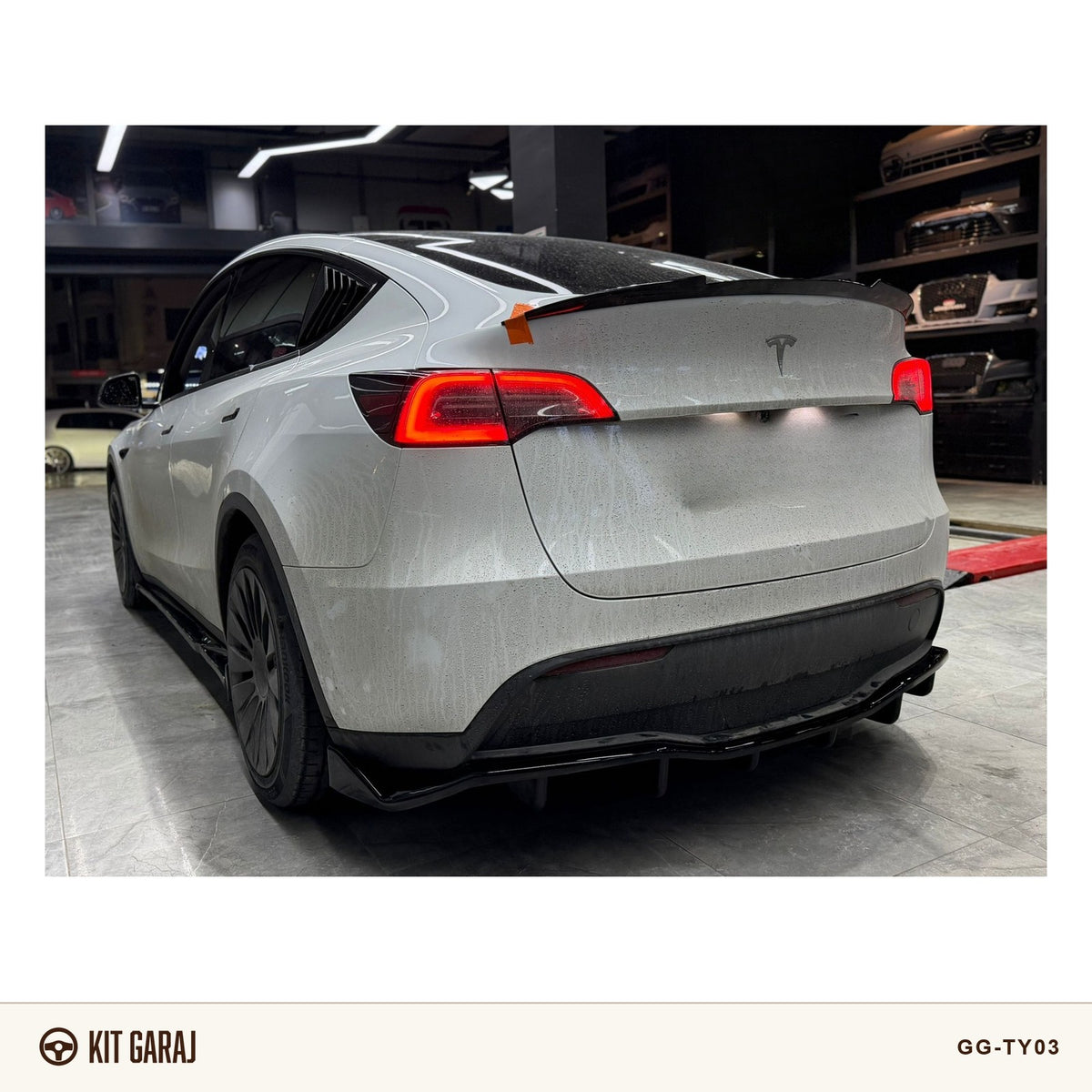 Tesla Model Y Difüzör (Plastik) (Parlak Siyah Boyalı)