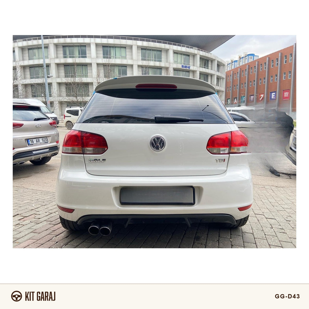 Volkswagen Golf 2009-2012 Parlak Siyah Difüzör (Plastik) Boyalı