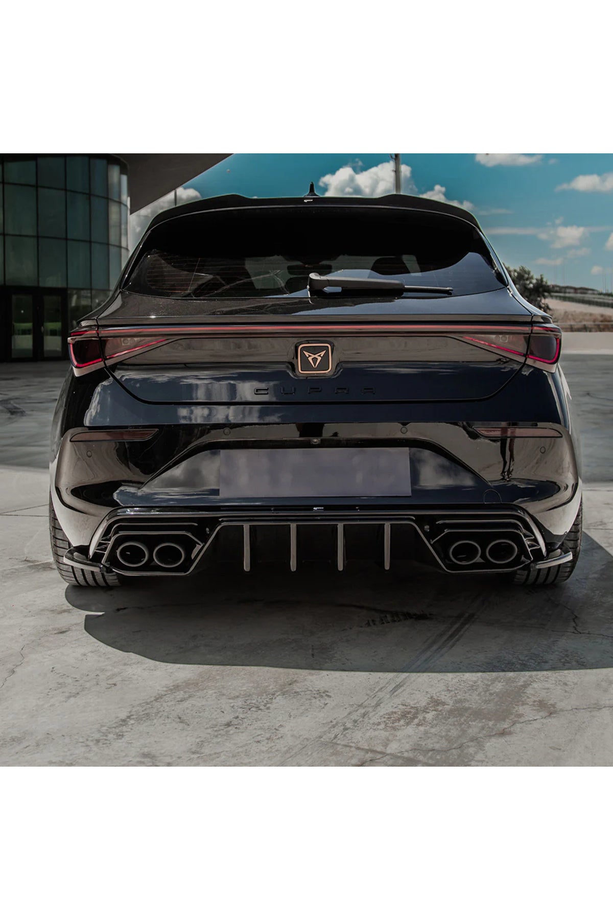 Cupra Leon 2020-2024 P.Black Difüzör Plastik 3