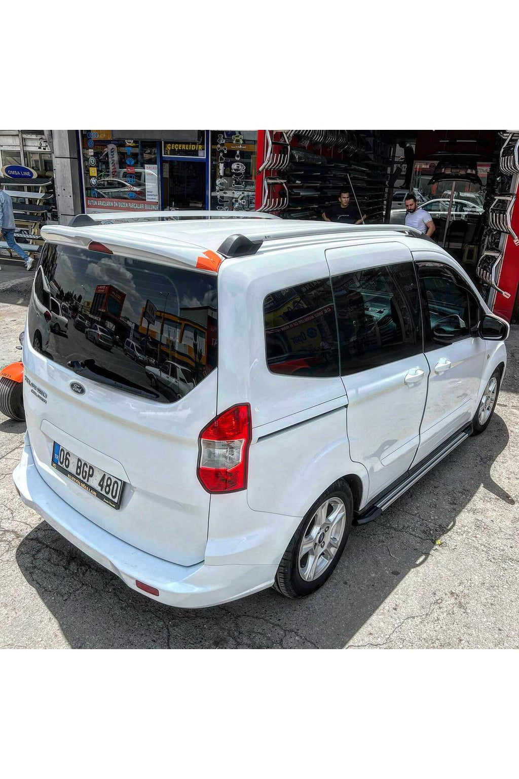 FORD COURİER UYUMLU BEYAZBOYALI SPOİLER PLASTİK