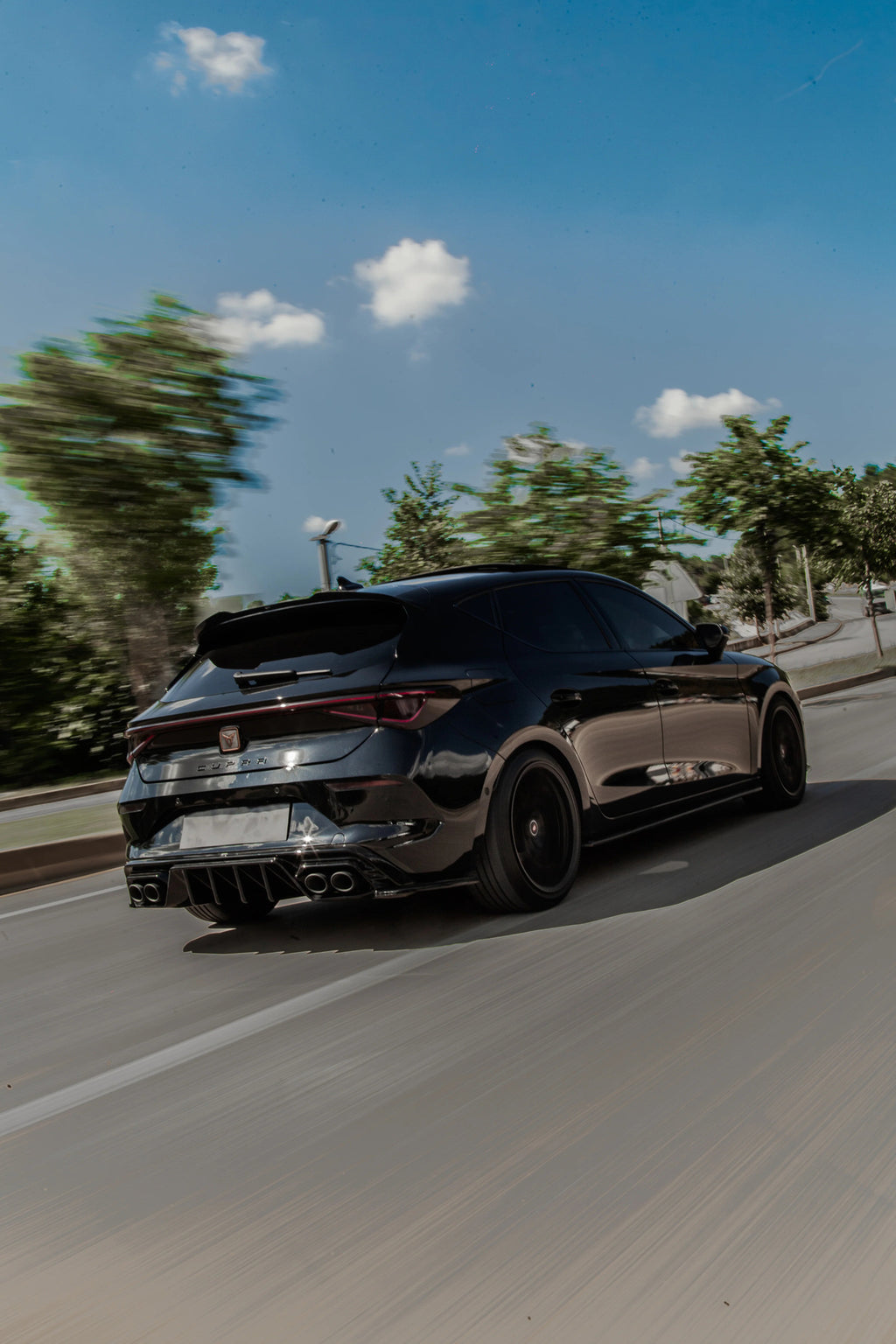 Cupra Leon 2020-2024 P.Black Difüzör Plastik 2