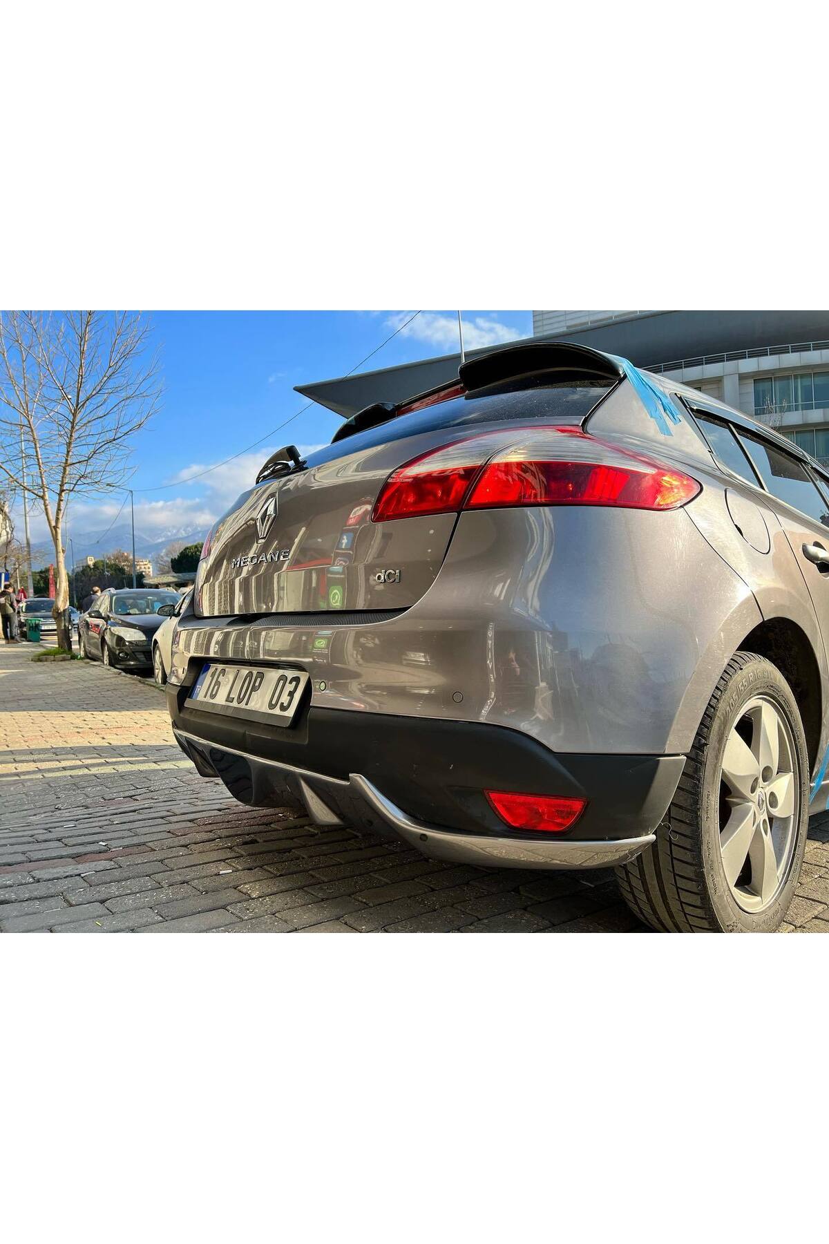 Renault Megane 3 Rs Uyumlu Egzoz Görünümlü Difüzör Coupe (Plastik)