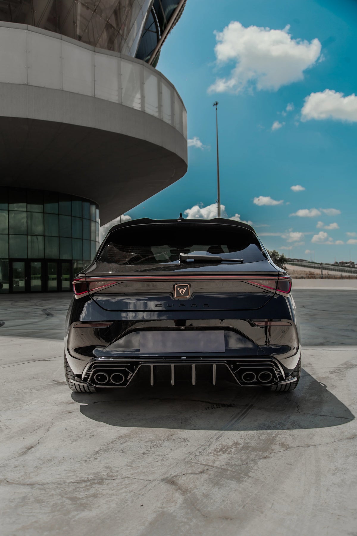 Cupra Leon 2020-2024 P.Black Difüzör Plastik 5